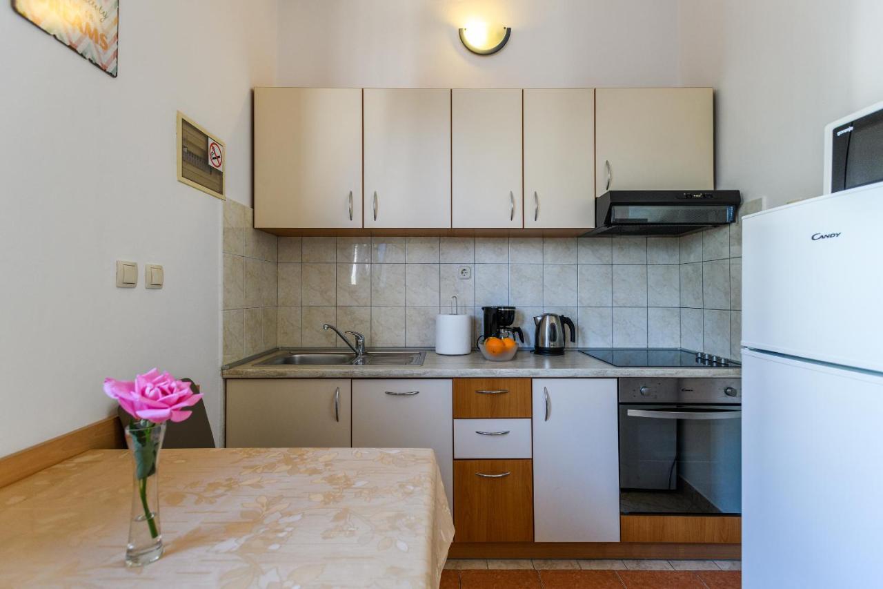 Apartmani Nena ซาดาร์ ภายนอก รูปภาพ